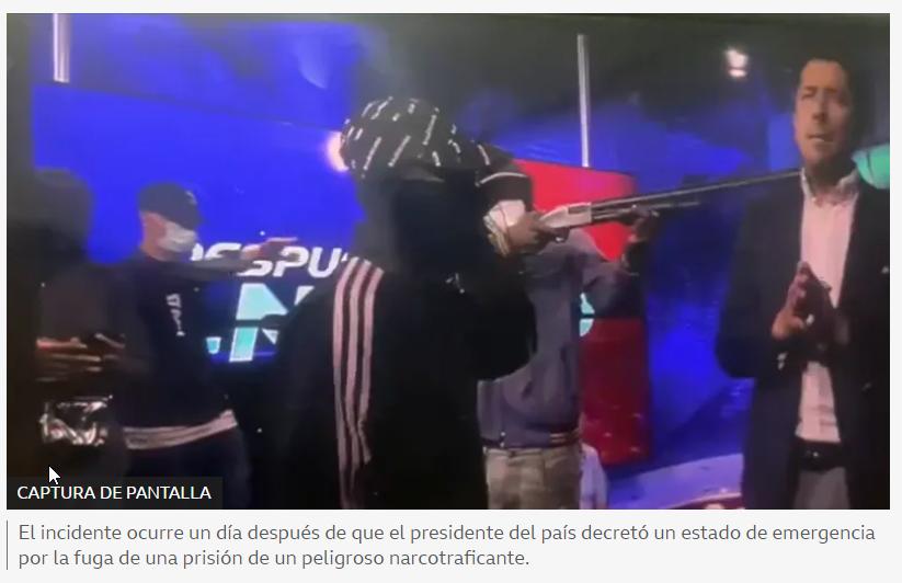 Ecuador - Grupo armado interrumpe una tranmisión de un canal de televisión en