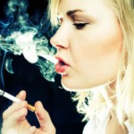 Fumadoras podrían padecer menopausia temprana