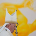 “Algunos me querían muerto”, revela el Papa. Preparaban cónclave para sustituirlo