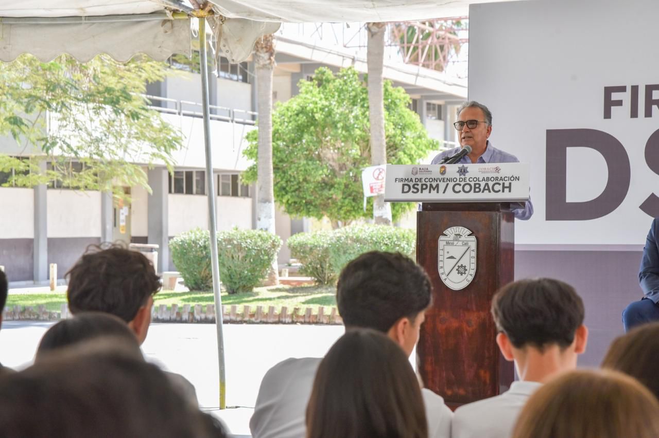 COBACHBC y Policía Municipal de Mexicali firman convenio para la seguridad escolar 4-4