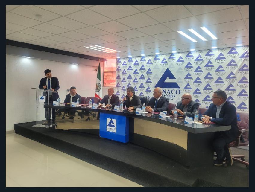 El Presidium de la Reunión de CONCANACO Región Noroeste en Ensenada