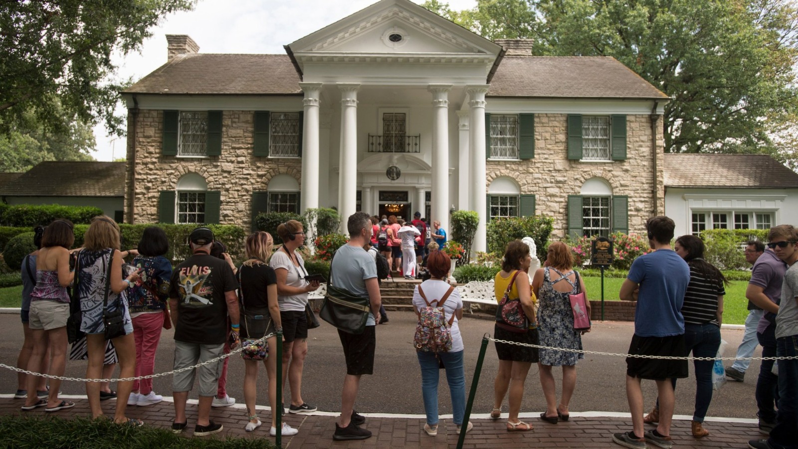 Mansion de elvis prisley - Twitter