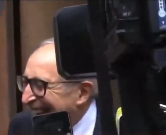 El próximo secretario de Salud, David Kershenobich, no pudo evitar reírse ante la situación de la megafarmacia