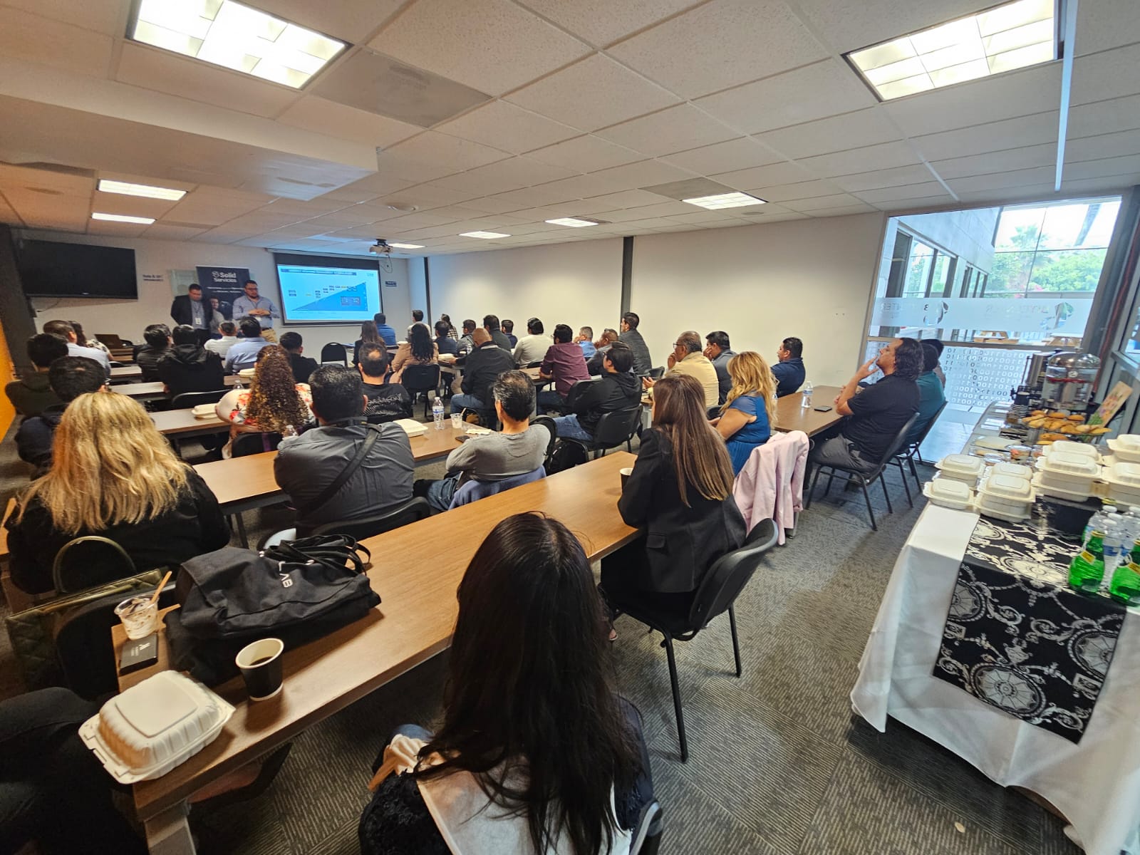 SolidServicios Impulsa Innovación con Simulación en Evento de Ingeniería y Diseño