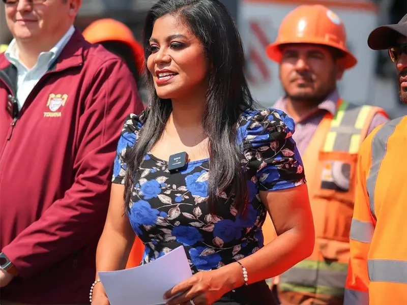 Monserrat Caballero - Excelsior