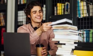 Estudiar el universal
