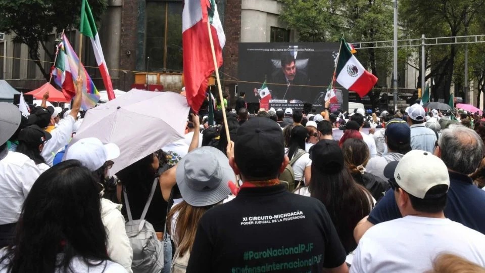 Protesta - Latinus