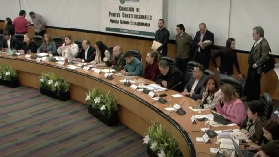 Comisión de diputados - Latinus