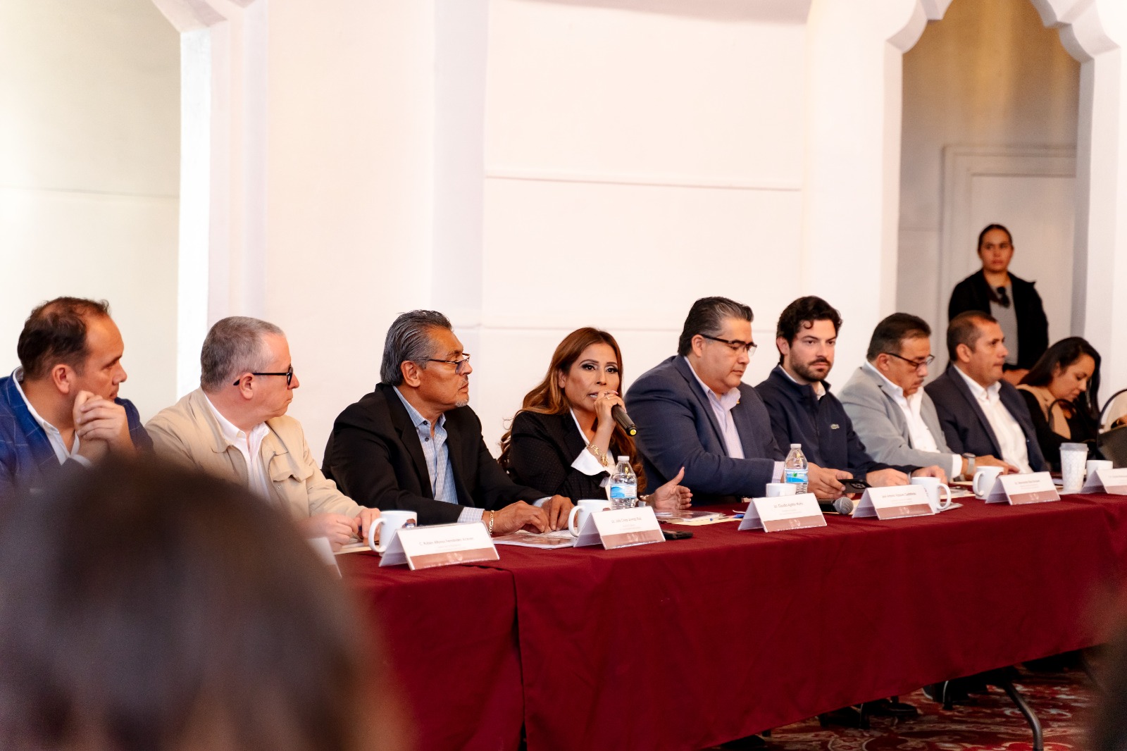 Encabeza alcaldesa reunión de gabinete; pide trabajo responsable y resultados - presidium