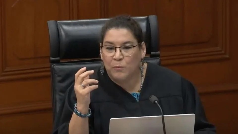 Lenia Batres guadarrama - Latinus