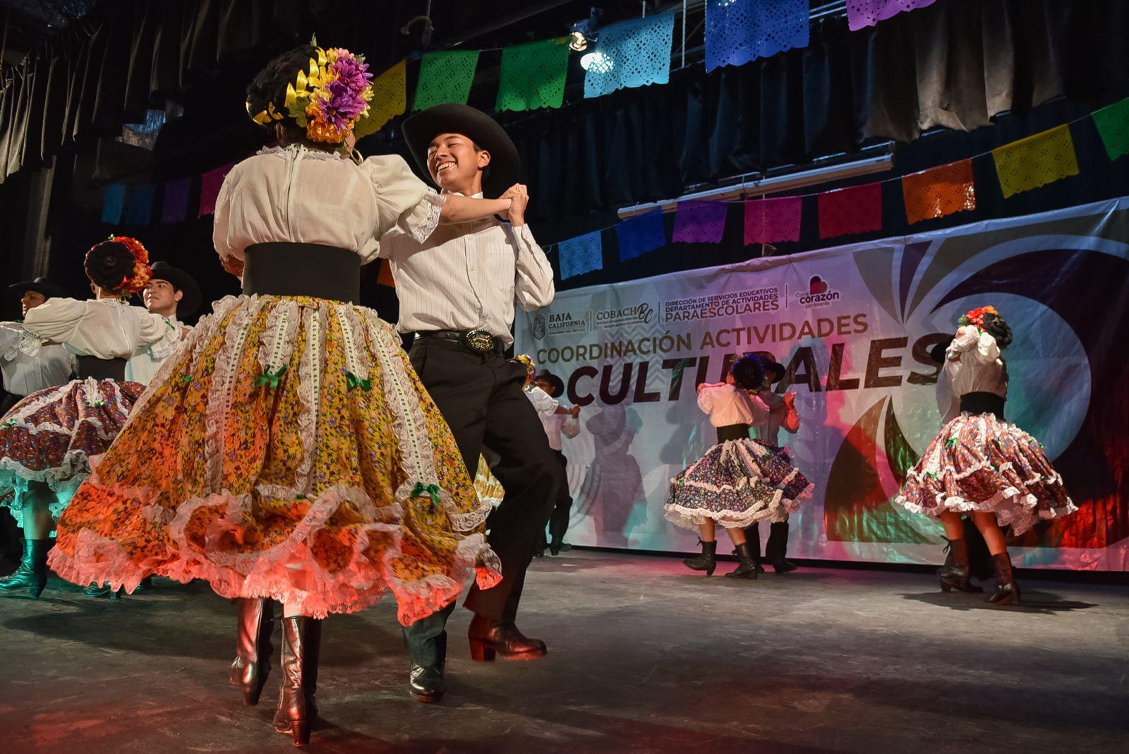 Danza folclorica cobach bc