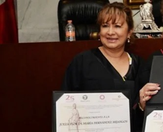 Yasmín Esquivel