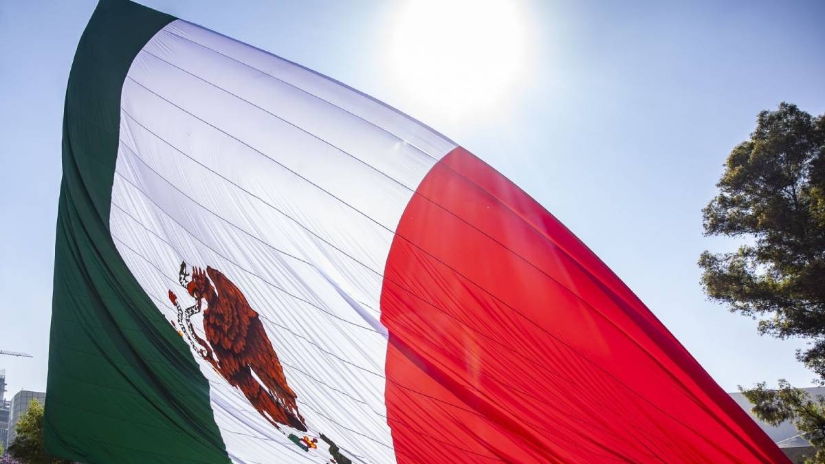 Bandera mexicana unotv